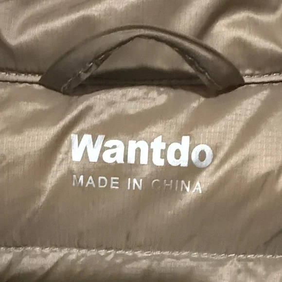 Wantdo Women's Packable Ultra Light Weight Short Down Jacket size Medium NWT - Picture 2 of 7